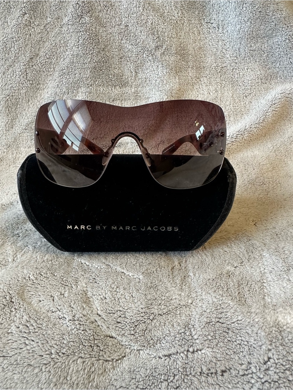 Marc by Marc Jacobs Women’s Brown Shield Sunglasses - Picture 2 of 10